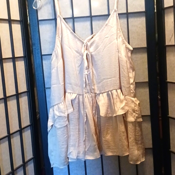 Adorable silky cami - Picture 2 of 9